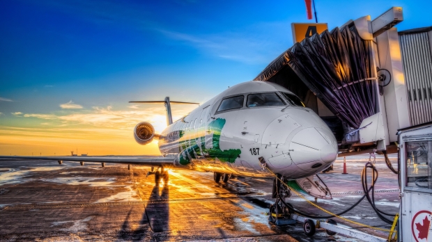 aircraft-planes_hdwallpaper_plane-boarding-at-sunset-hdr_81974